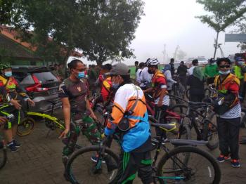 Dansatgas TMMD 110 Kodim Bojonegoro, Berbaur Dengan Peserta Gowes Bersama